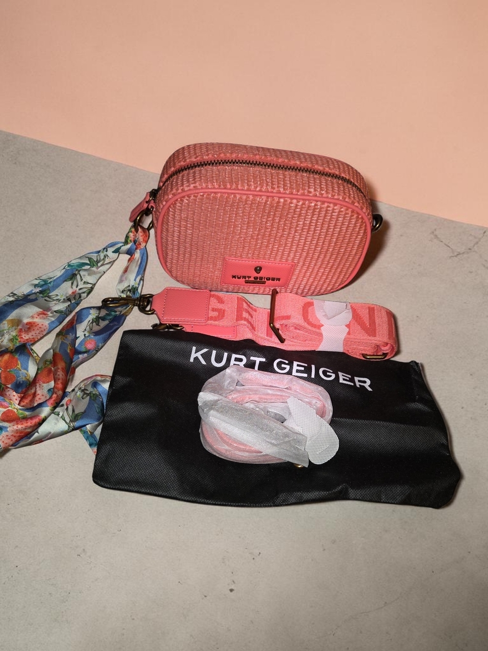 Kurt Geiger Pink Woven Crossbody Camera Bag - Picture 4 of 6
